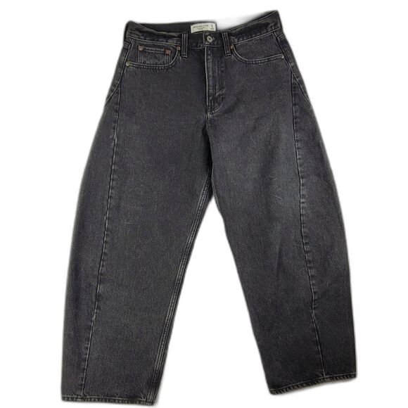 Abercrombie & Fitch - Mid Rise Barrel Jeans in a Black Wash Women's - Size 27/4R - Picture 1 of 4
